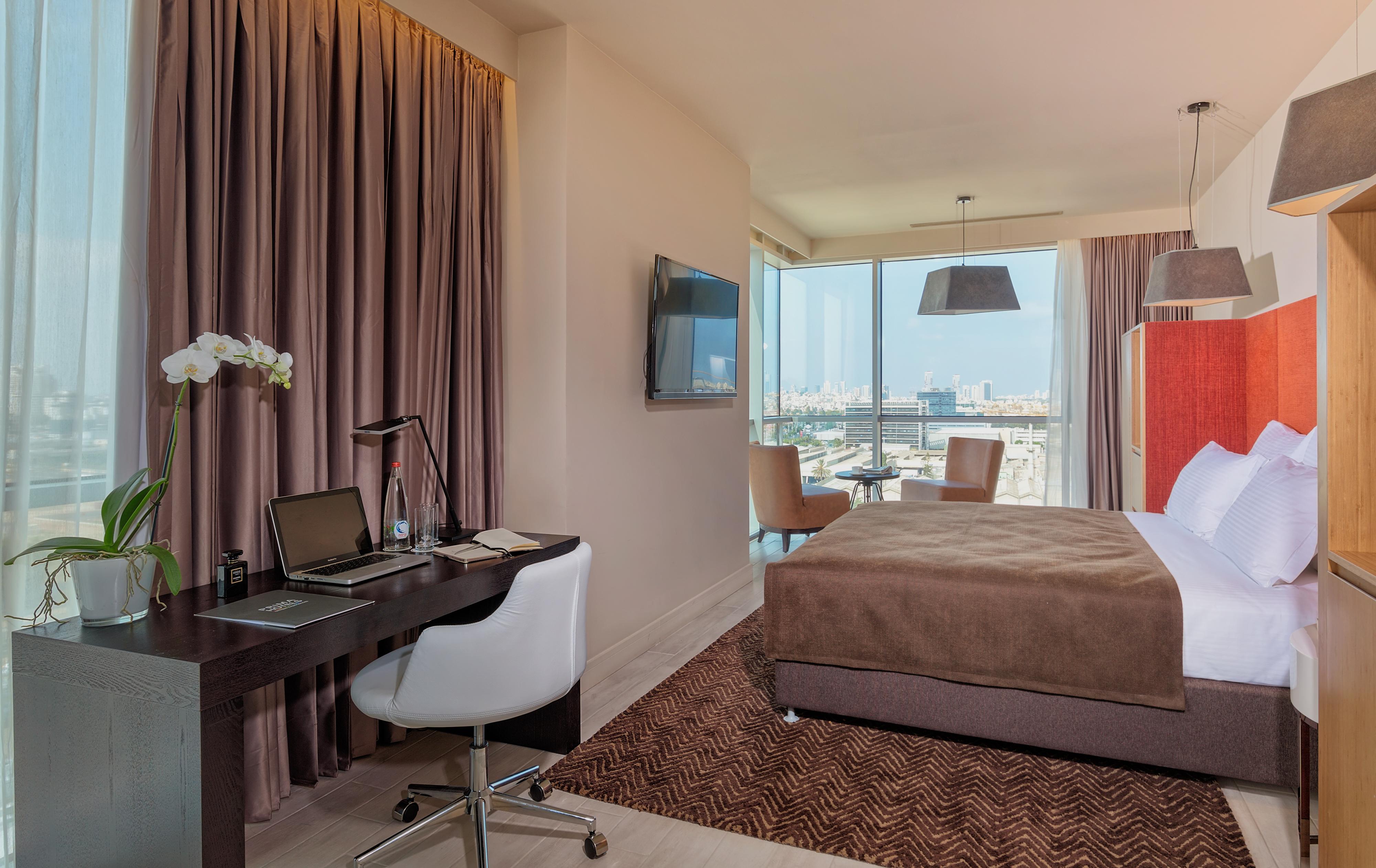 Prima Link Hotel Petach Tikva Екстериор снимка