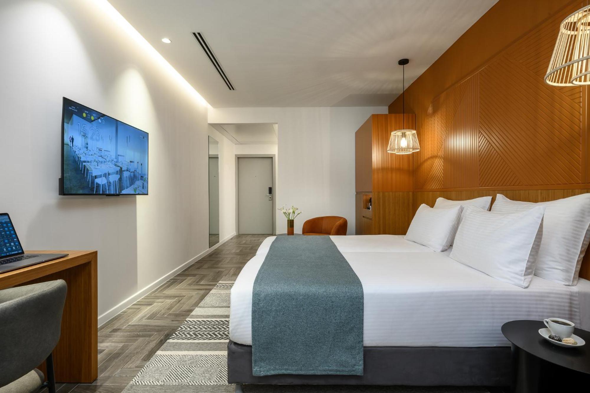Prima Link Hotel Petach Tikva Екстериор снимка
