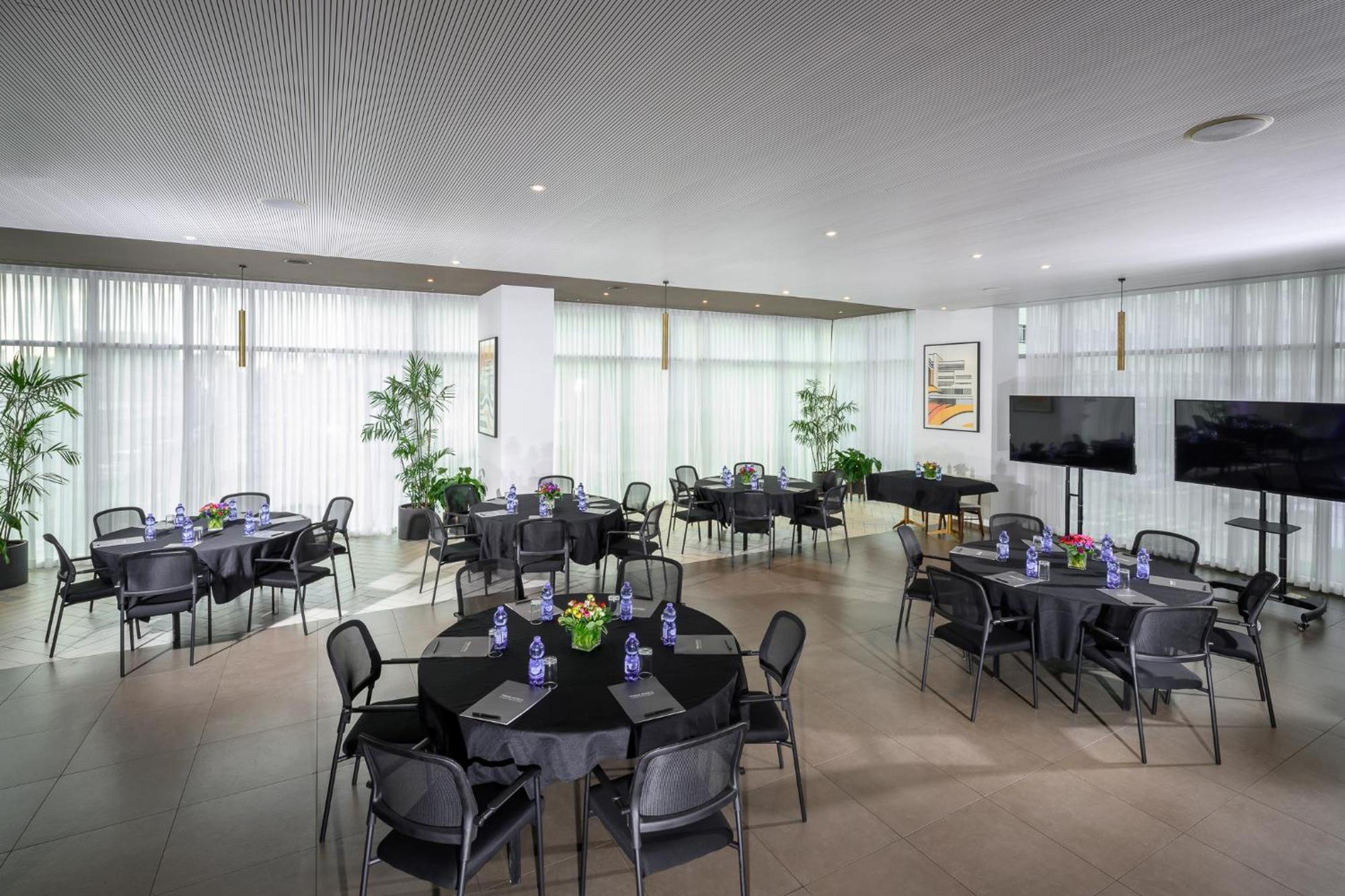 Prima Link Hotel Petach Tikva Екстериор снимка