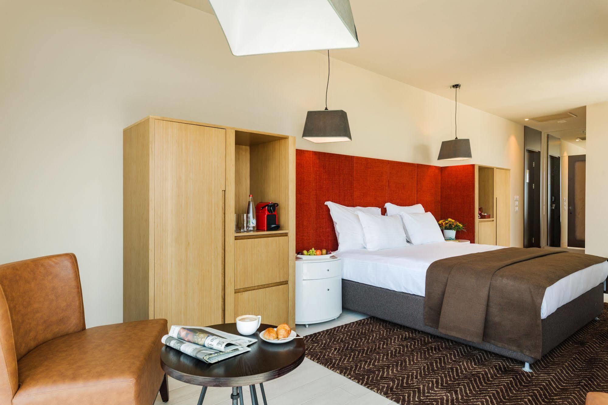 Prima Link Hotel Petach Tikva Екстериор снимка