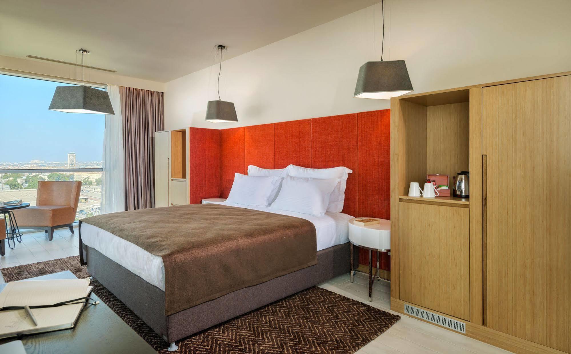Prima Link Hotel Petach Tikva Екстериор снимка